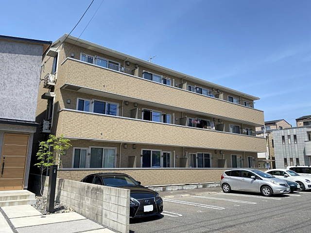 広島市佐伯区吉見園の賃貸物件【メゾン・ド・CHT】をご紹介します。
