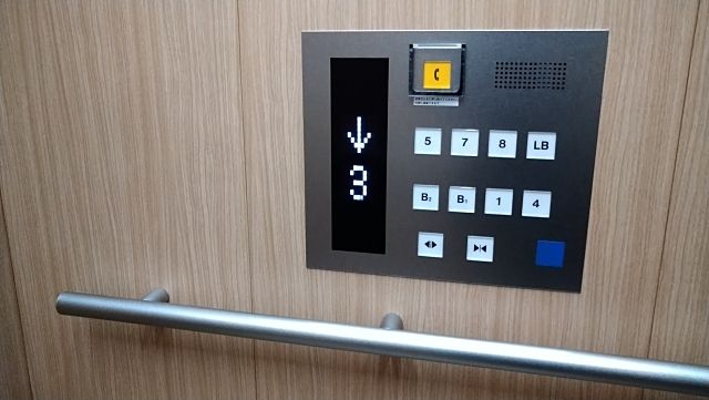 エレベーターの設置義務は何階以上から？